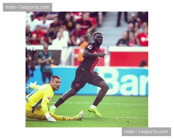 伤病更新：勒沃库森中锋博尼法斯已恢复有球训练。