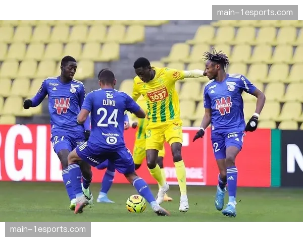 数据分析公司发布报告:法甲四月定位球直接得分率环比上升15% 数据分析公司发布报告:法甲四月定位球直接得分率环比上升15%